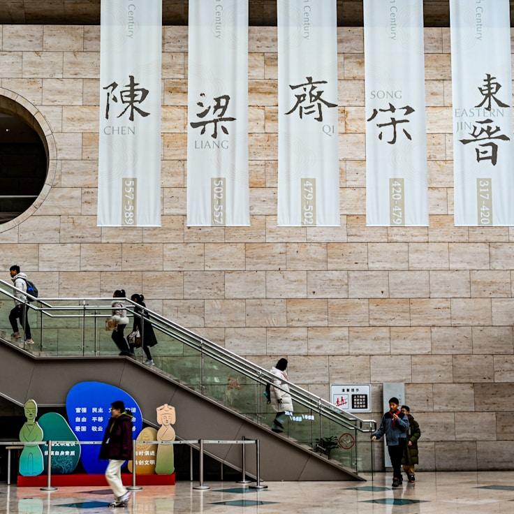 Family-friendly shopping and daily life in Canada